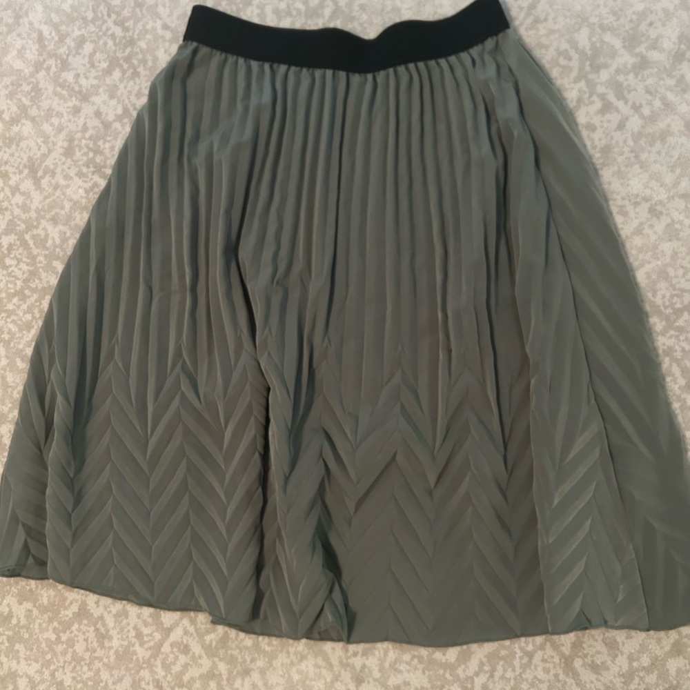 Lularoe Jill Elegant Pleated Skirt